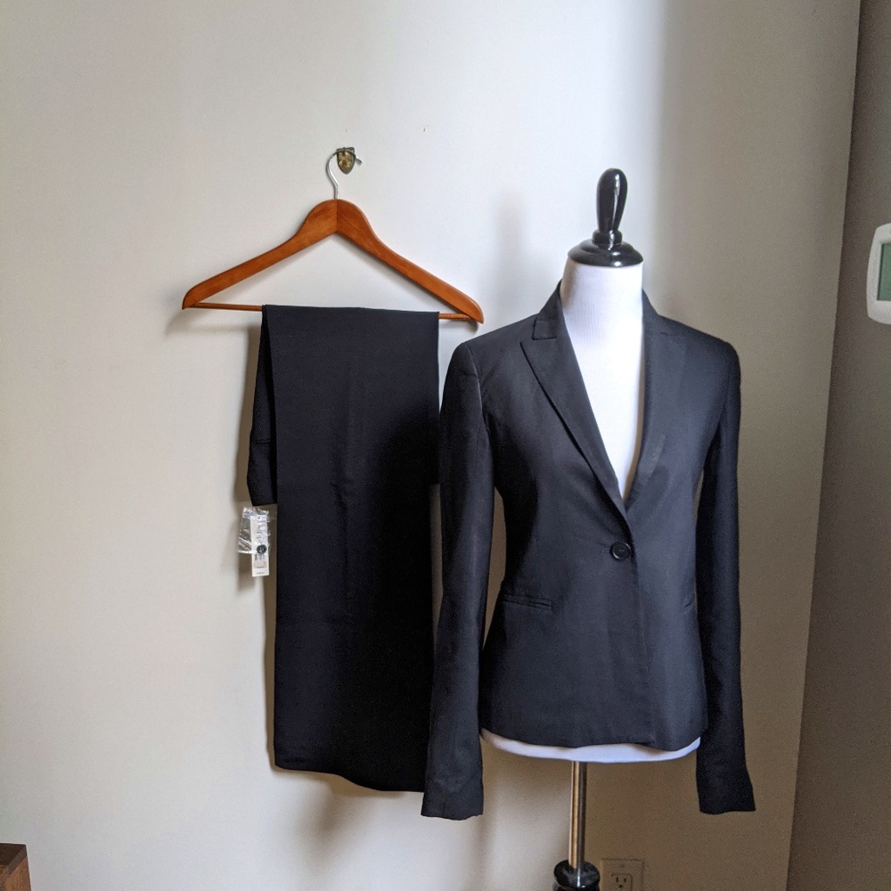 Theory Classic Black Pants Suit Size 0